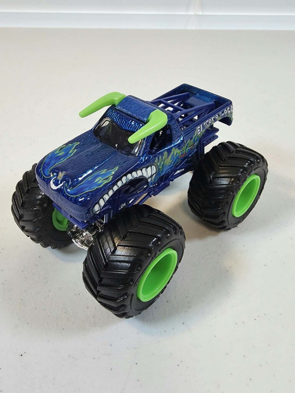 MONSTER JAM HOT WHEELS EL TORO LOCO BLUE GREEN RARE 1:64 SMASH UP STADIUM 2018